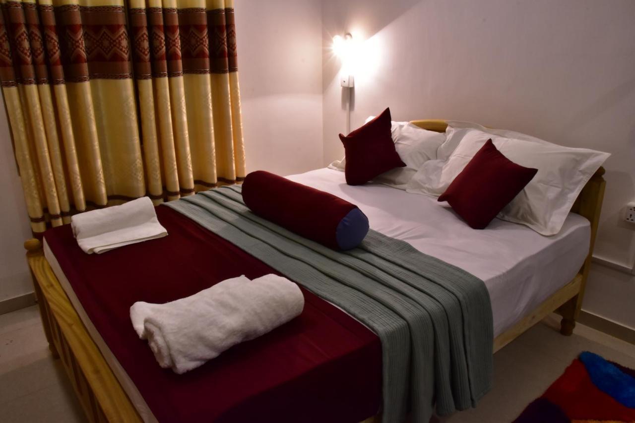 Peninsula Hotel Jaffna Exterior photo
